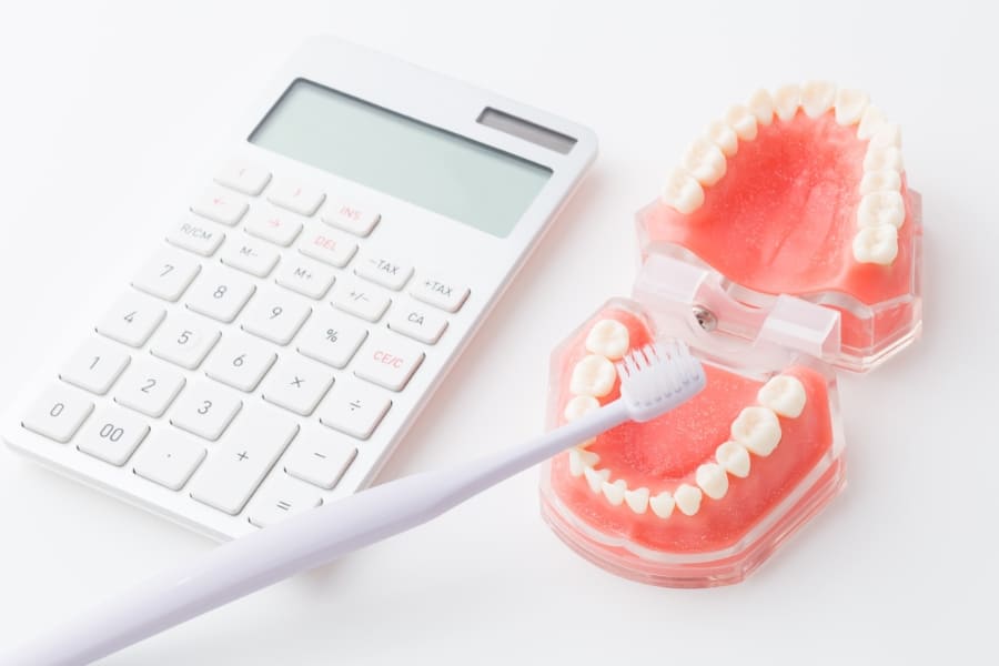 自費診療の入れ歯は医療費控除を受けることができます